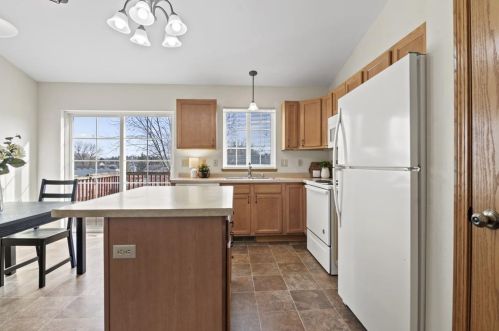 1201 Winston Dr, Edgerton WI 53534-1029 exterior