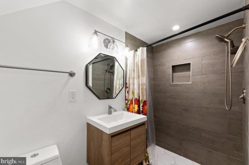 632 Chaplin St, Washington DC  20019-4245 exterior