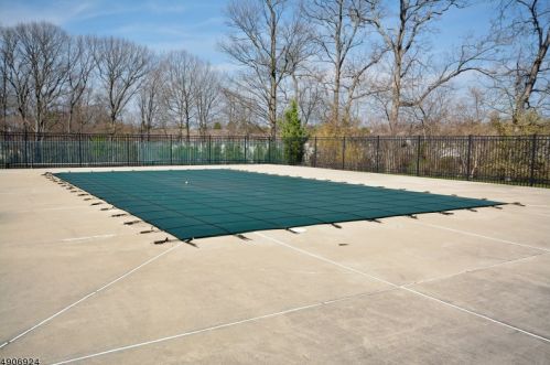 2102 Vroom Dr, Bridgewater NJ  08807-7003 exterior