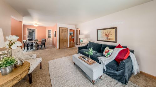 8127 Wright St, Milwaukee WI 53206-3139 exterior