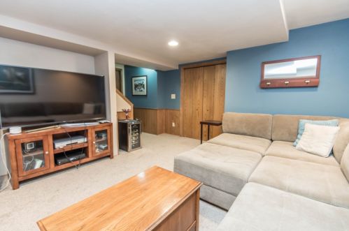 379 Kennedy Ct, Colgate WI  53017-9747 exterior