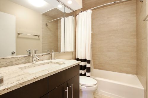 155 Harbor Dr, Chicago IL  60601-7315 exterior