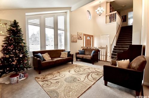 8147 Maio Dr, Sandy, UT 84093-6773