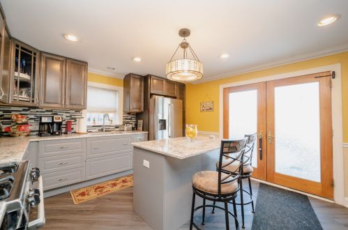 5630 Cullom Ave, Chicago IL 60634-1700 exterior