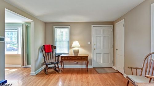 128 Mohawk Dr, Cranford NJ 07016-3364 exterior