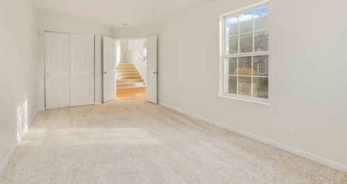 1715 Vlg Ct, Bull Valley IL 60014-2010 exterior