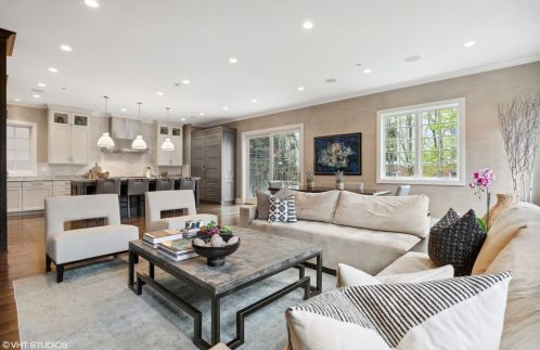 2900 Hermitage Ave, Chicago IL 60609-2733 exterior