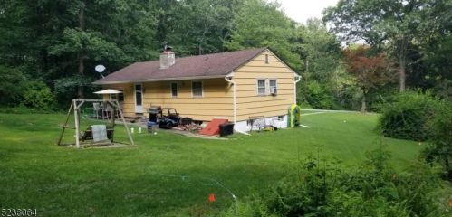 929 Plymouth Lake Dr, Fredon NJ  07860-4127 exterior