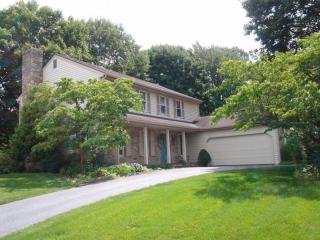 1909 Larchmont Ln, Lancaster, PA 17601-4911
