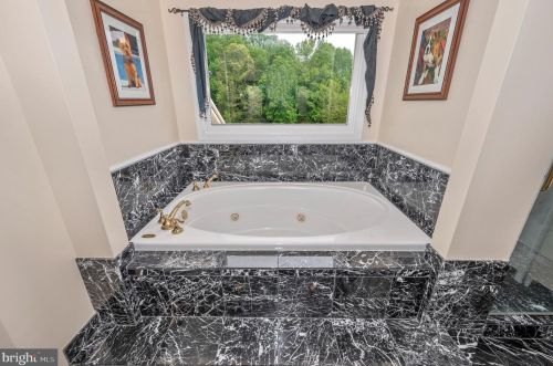 17531 Applewood Pl, Rockville MD 20855-1559 exterior