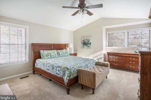 7513 Cross Gate Ln, Alexandria VA 22315-4619 exterior