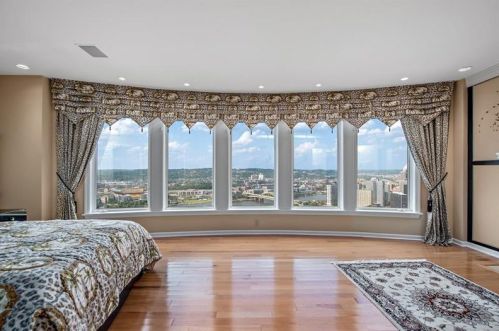 626 Grandview Ave, Pittsburgh PA 15211-1442 exterior