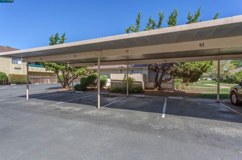 4260 Clayton Rd, Concord CA  94521-2744 exterior