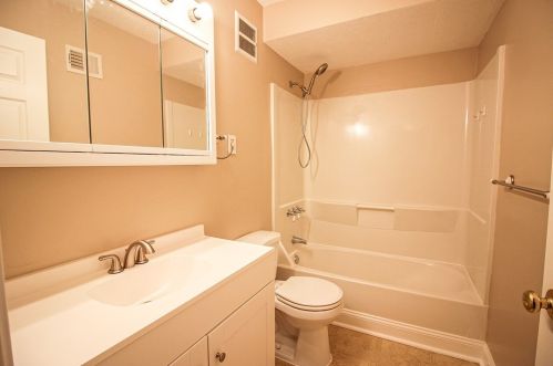 221 Colony Ct, Pittsburgh PA 15237 exterior