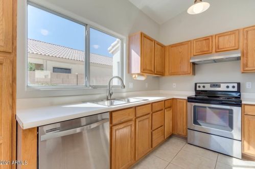 14437 47 Pl, Phoenix AZ 85018-6009 exterior