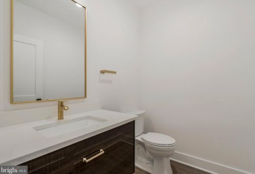 1520 Brookhaven Dr, Mc Lean VA  22101-4127 exterior