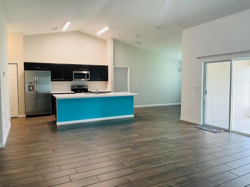 112 Ridgecrest Dr, Fort Pierce FL  34953-5449 exterior