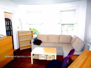 38 Fayette St, Cambridge MA  02139-1112 exterior