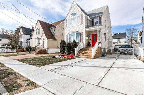 64 Gordon Rd, Valley Stream, NY 11581-2109