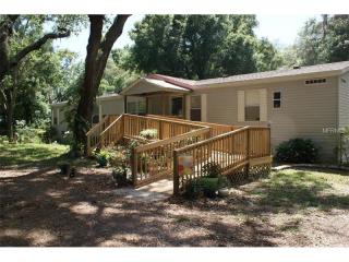 4041 Autumn Palm Dr, Zephyrhills, FL 33542-5927