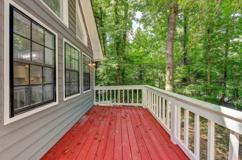 689 Lake Dr, Lithonia GA  30039-6683 exterior