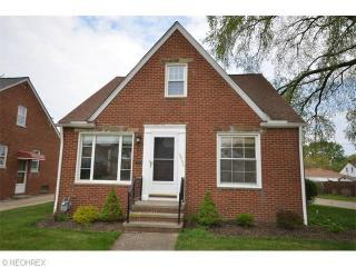 6006 Brownfield Dr, Cleveland OH  44129-4003 exterior