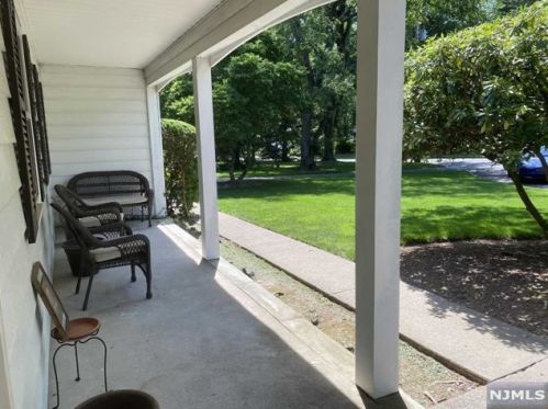 425 Pine Ln, Haworth NJ  07641-1308 exterior