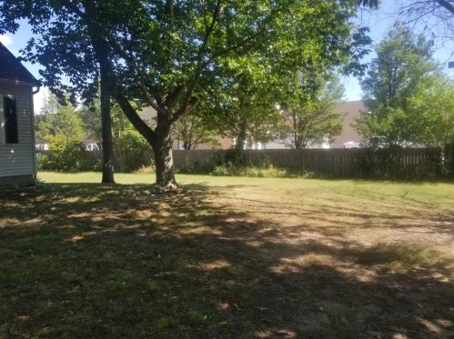 3308 Maple Grove Rd, Meskegon MI 49441-4138 exterior