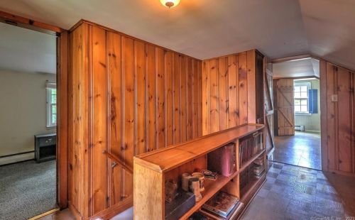 76 Holly St, Milford CT 06460-5107 exterior