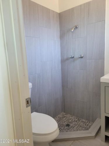 4941 La Cholla Blvd, Tucson AZ  85705-1260 exterior