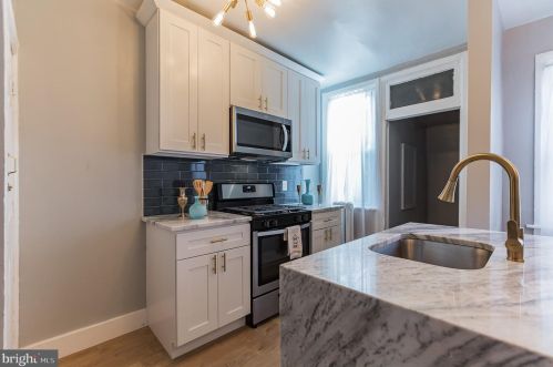 5006 Franklin St, Philadelphia PA 19122-1322 exterior