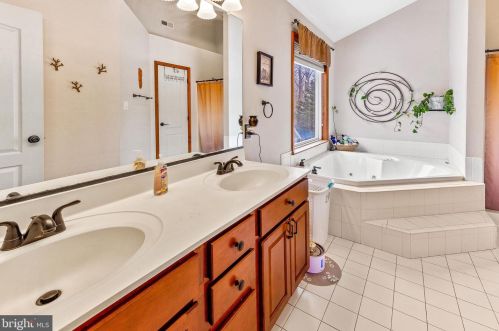 50 Walnut Crk Rd, Huntingtown MD 20639-3006 exterior