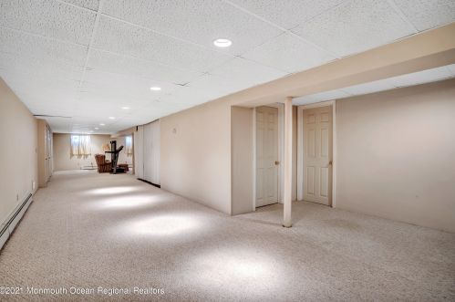 130 Floyd St, Edison NJ 08820-2101 exterior