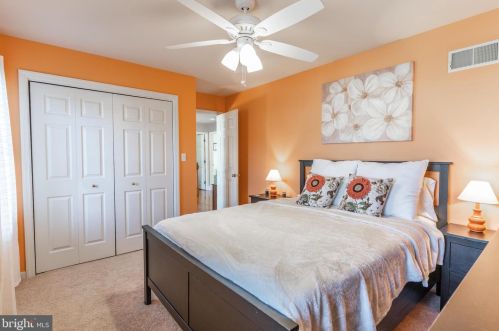 1121 Sunwood Ln, Lancaster PA  17601-7104 exterior