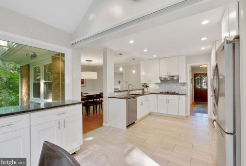 11601 Magruder Ln, Rockville MD 20852-4369 exterior