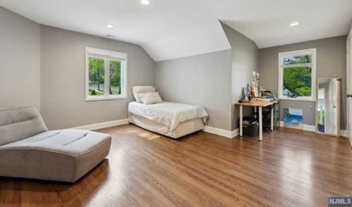 711 Camperdown Rd, Teaneck NJ  07666-2008 exterior