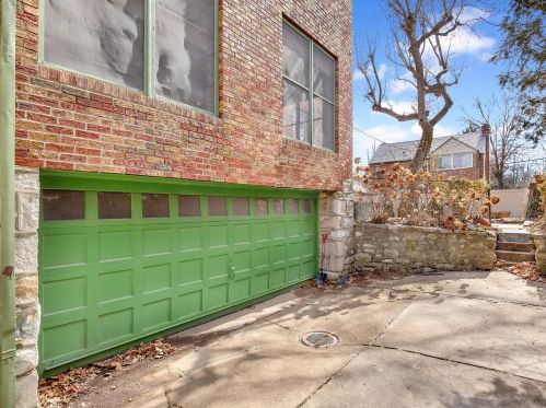 7442 Cromwell Dr, Saint Louis MO 63105-2919 exterior