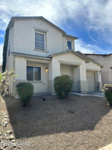 7850 Ainsworth Dr, Tucson, AZ 85710-8104