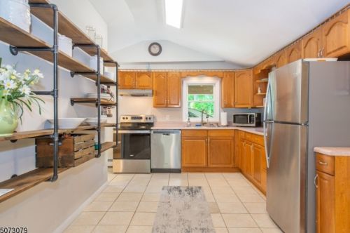 12 Fiddlers Elbow Trl, Kinnelon NJ  07405-2812 exterior