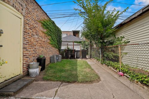 7940 Peoria St, Chicago IL 60620-2542 exterior