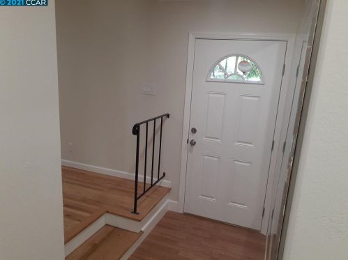1772 Elmhurst Ln, Concord, CA 94521-2017