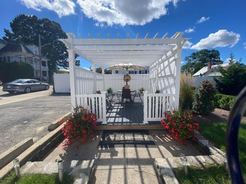 1556 Chalkstone Ave, Providence RI 02909-5532 exterior