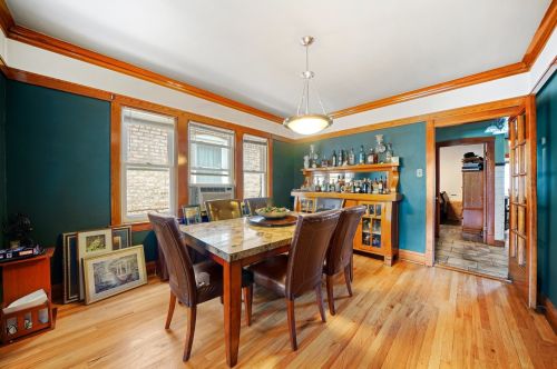 5238 Nelson St, Chicago IL 60657-3042 exterior