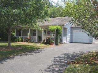 2074 Redberry Ln, Conover NC  28613-8140 exterior