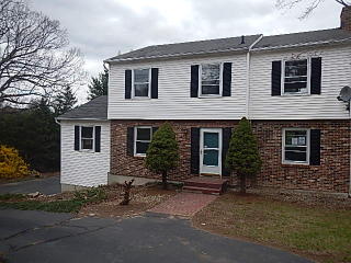 57 Gdn Grv Rd, Manchester CT  06040-7028 exterior