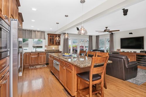 6722 Thorndale Ave, Chicago, IL 60631-3107