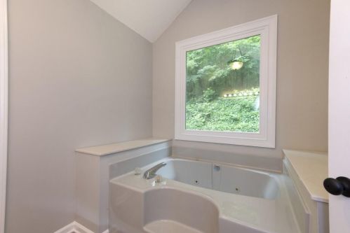 5059 Peach Mtn Cir, Gainesville GA 30507-8884 exterior