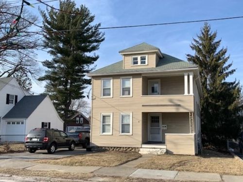 87 King Philip Rd, Worcester MA 01606-2363 exterior