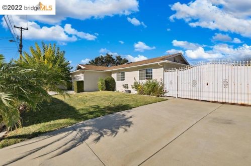 3874 Bayview Cir, Concord, CA 94520-1305