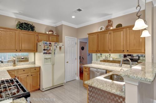 19 Cres Rd, Old Bridge NJ 08857-4101 exterior